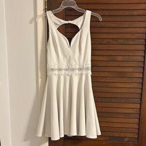 B. Smart White Backless Dress with Lace Waist